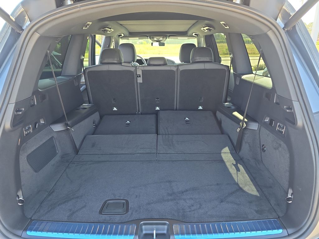 Vehicle image 38 of 39