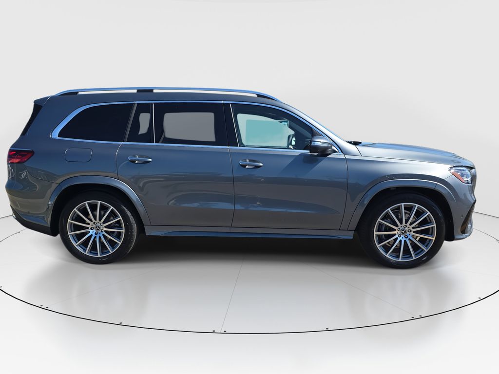 Vehicle image 4 of 39