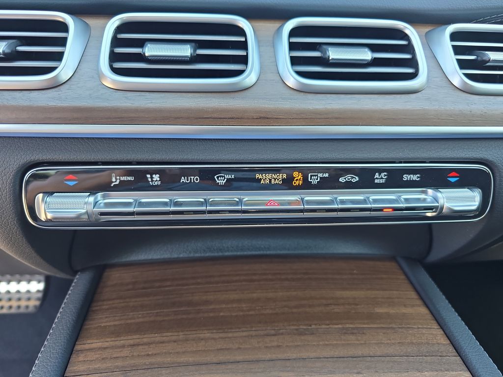 Vehicle image 21 of 39