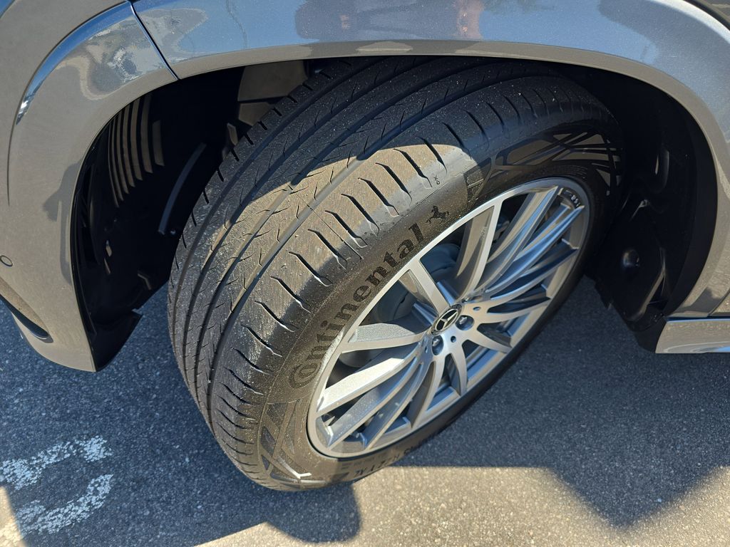 Vehicle image 32 of 39