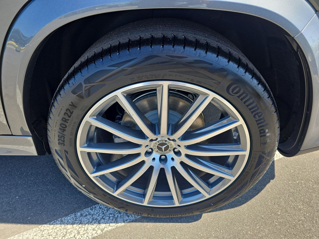 Vehicle image 33 of 39