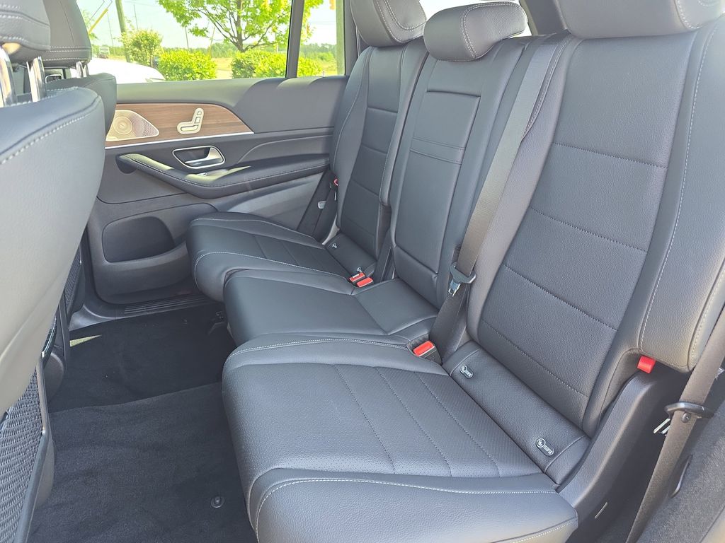 Vehicle image 13 of 39