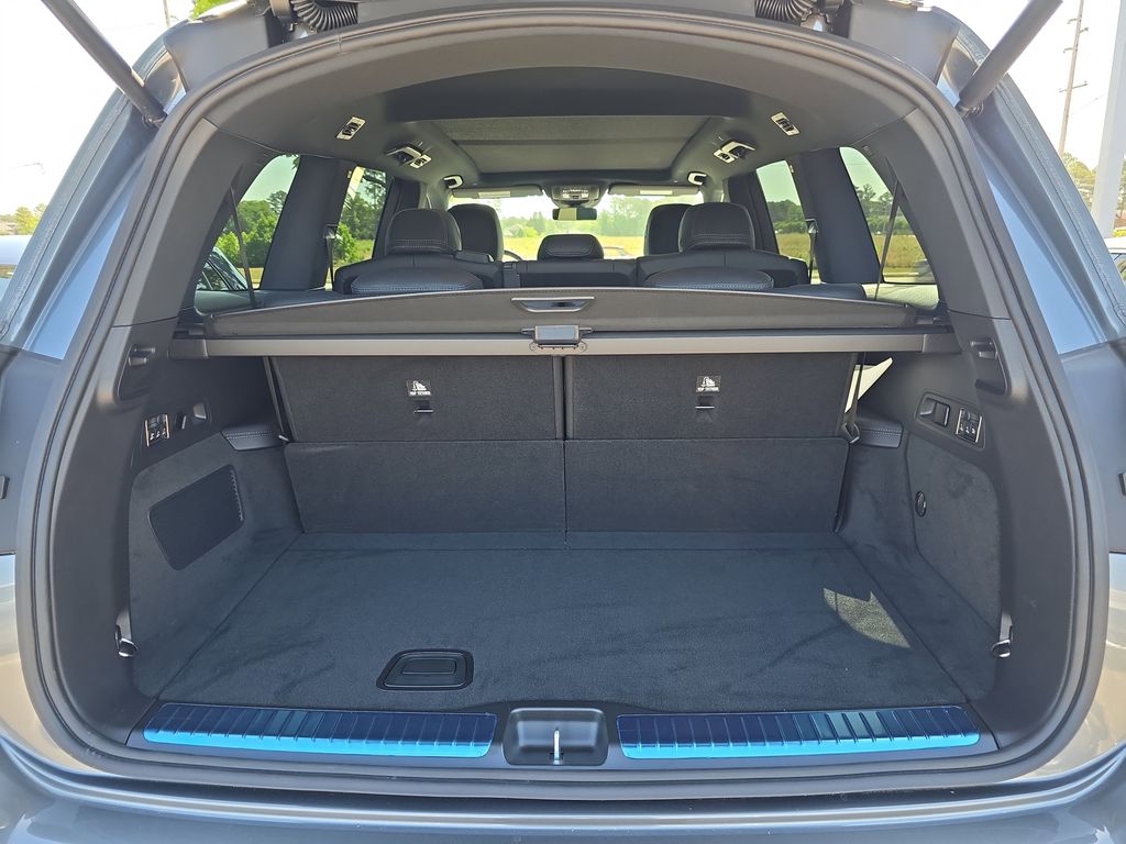 Vehicle image 37 of 39