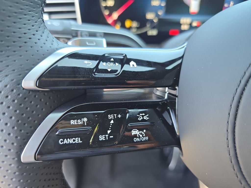 Vehicle image 16 of 39