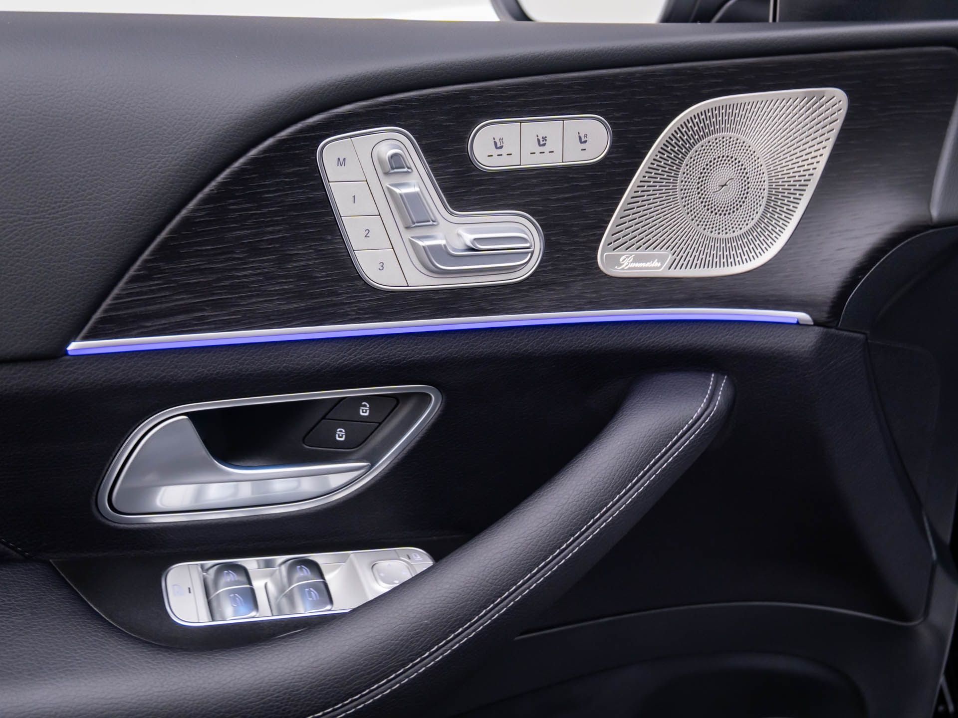 Vehicle image 26 of 43