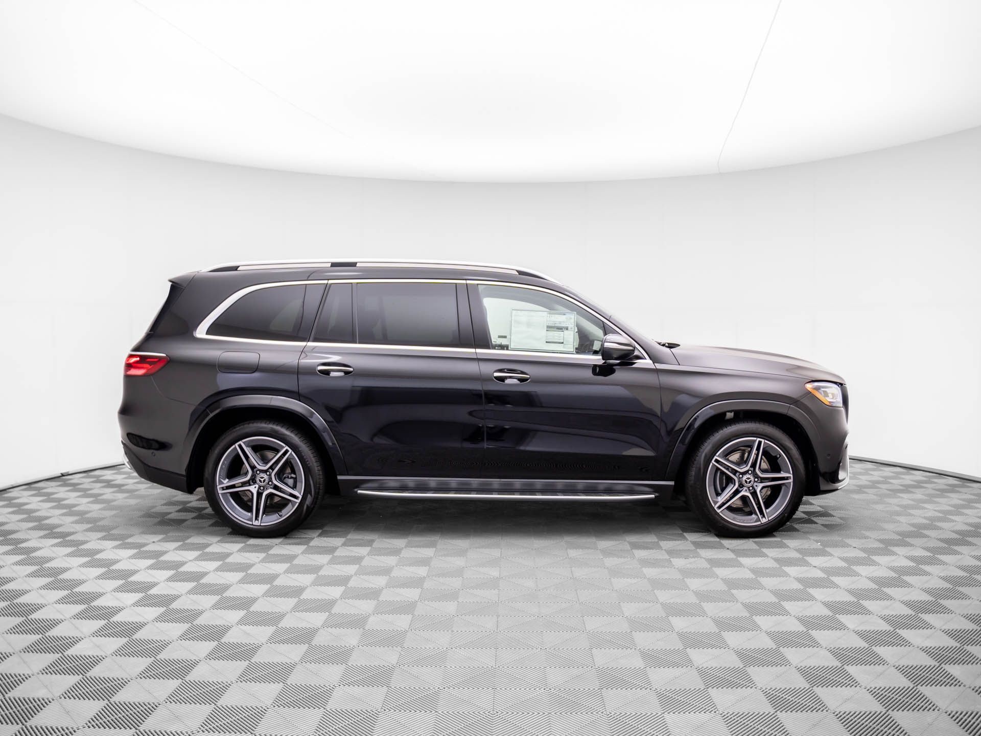 Vehicle image 4 of 43