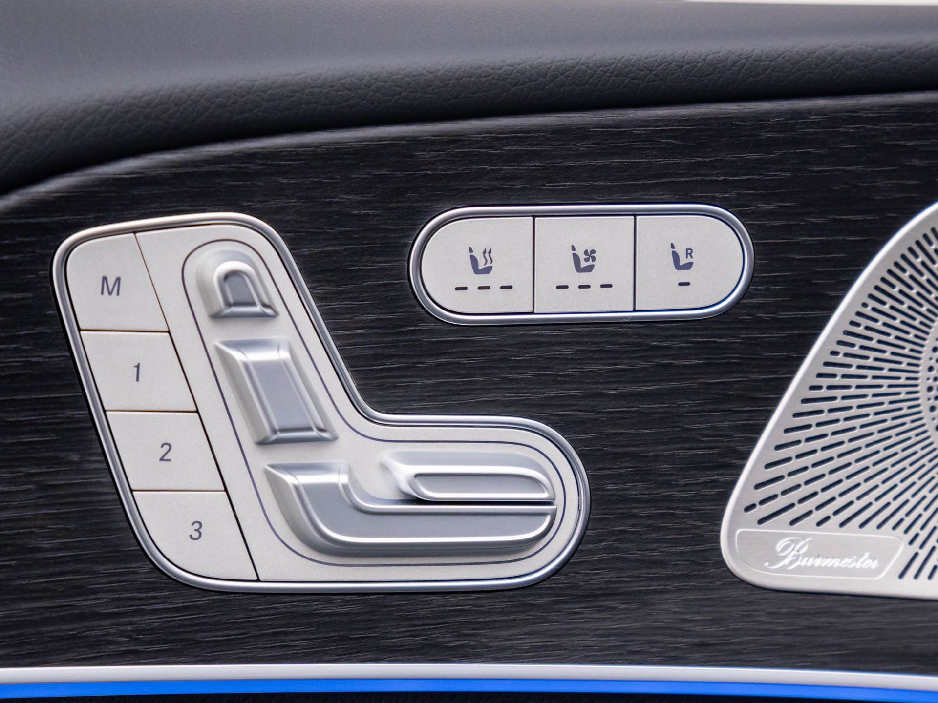 Vehicle image 27 of 43