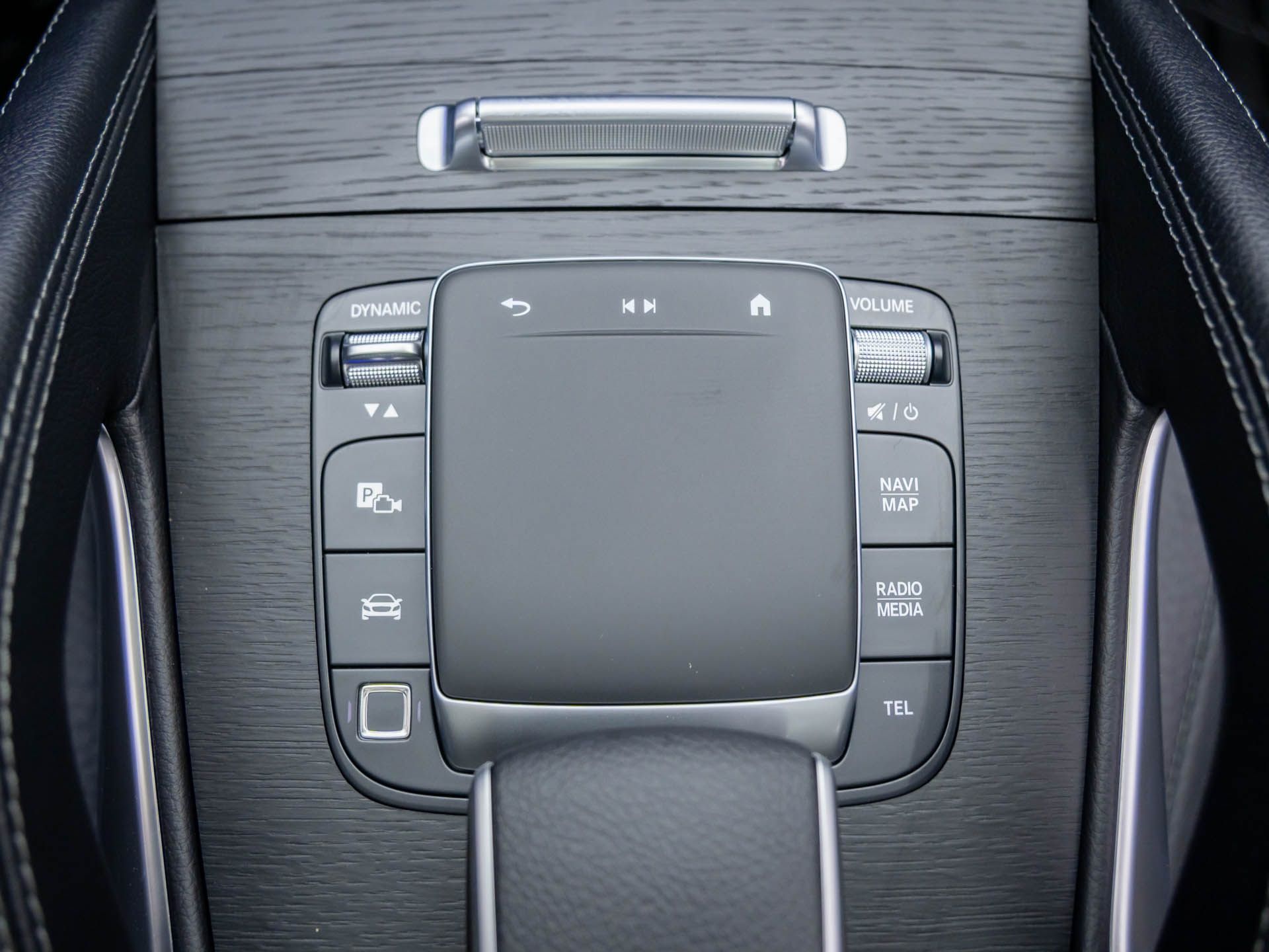 Vehicle image 17 of 43
