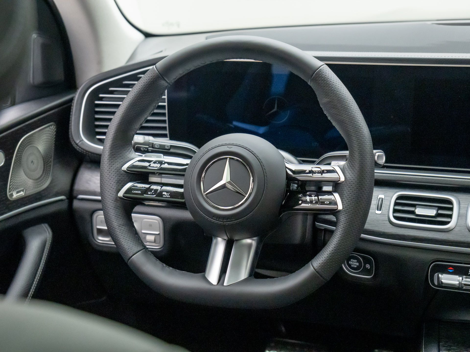 Vehicle image 12 of 41