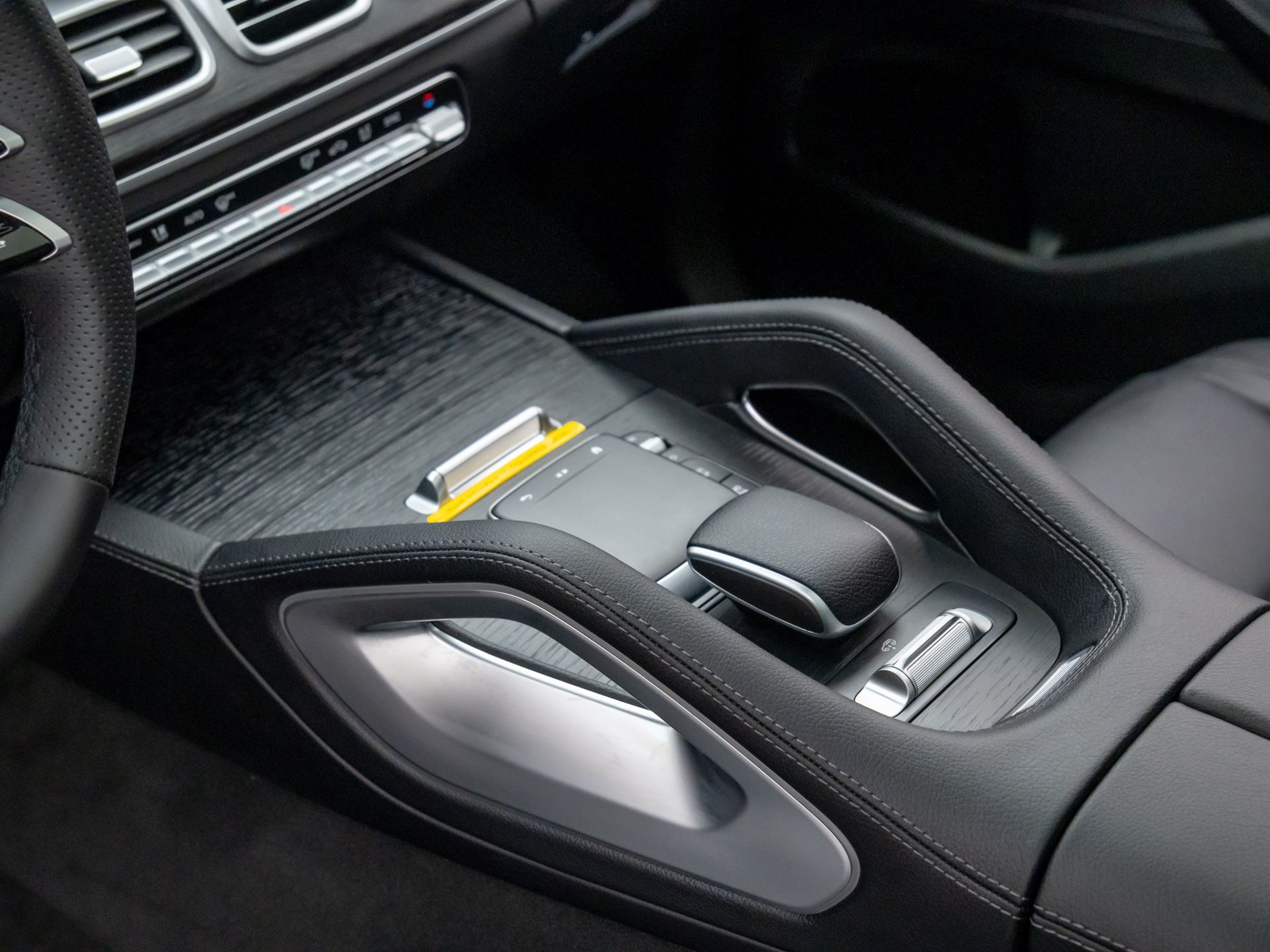 Vehicle image 13 of 41