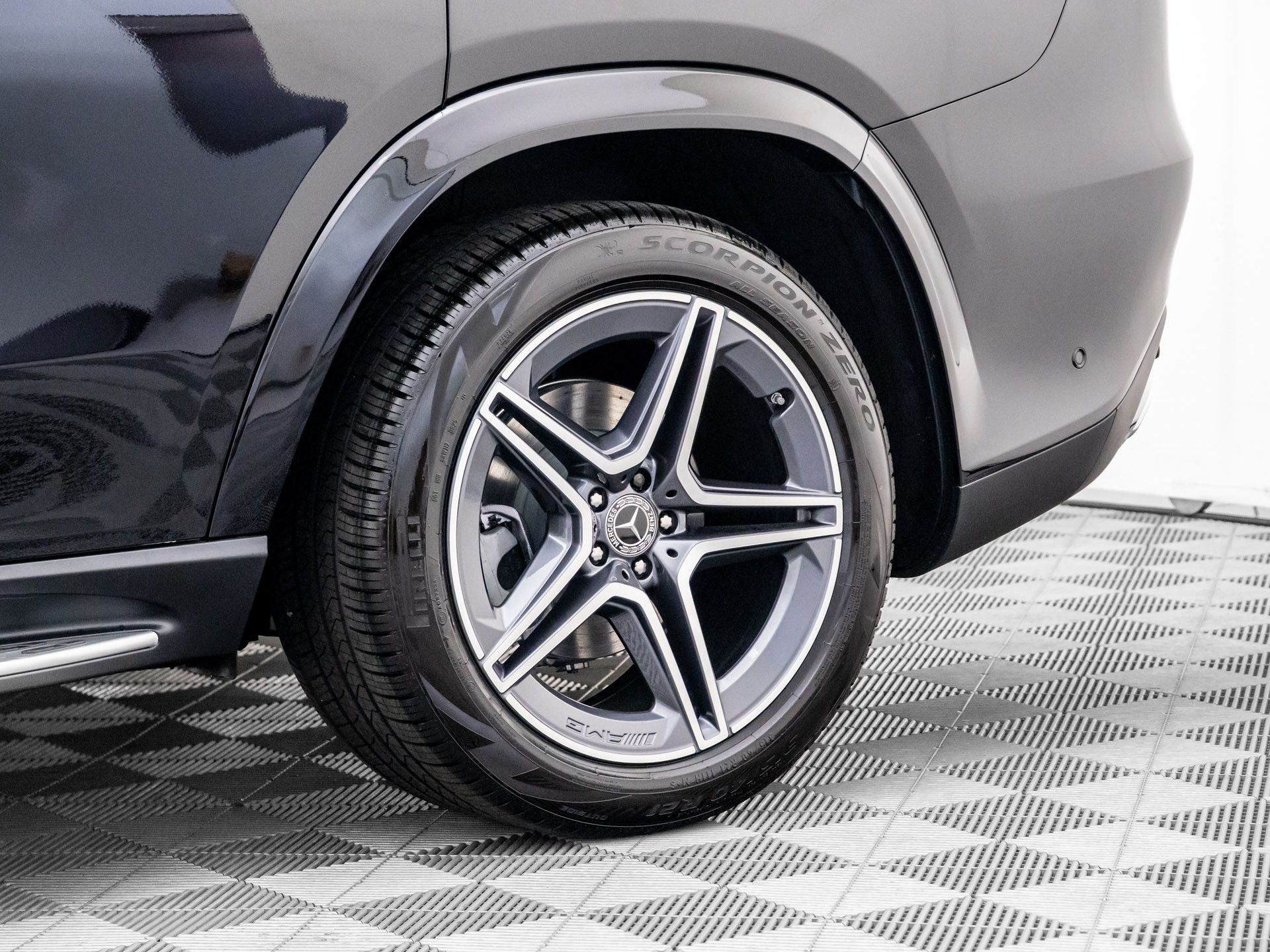 Vehicle image 36 of 41