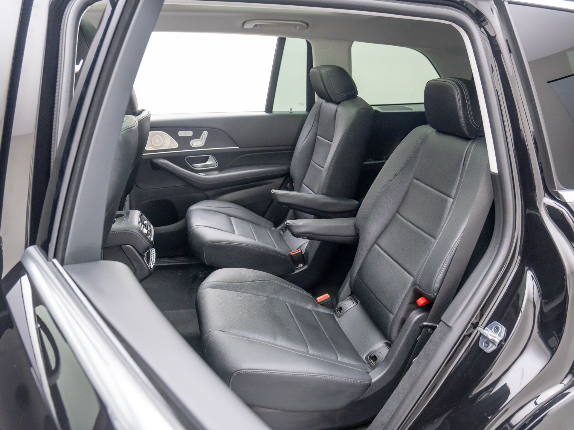Vehicle image 19 of 41