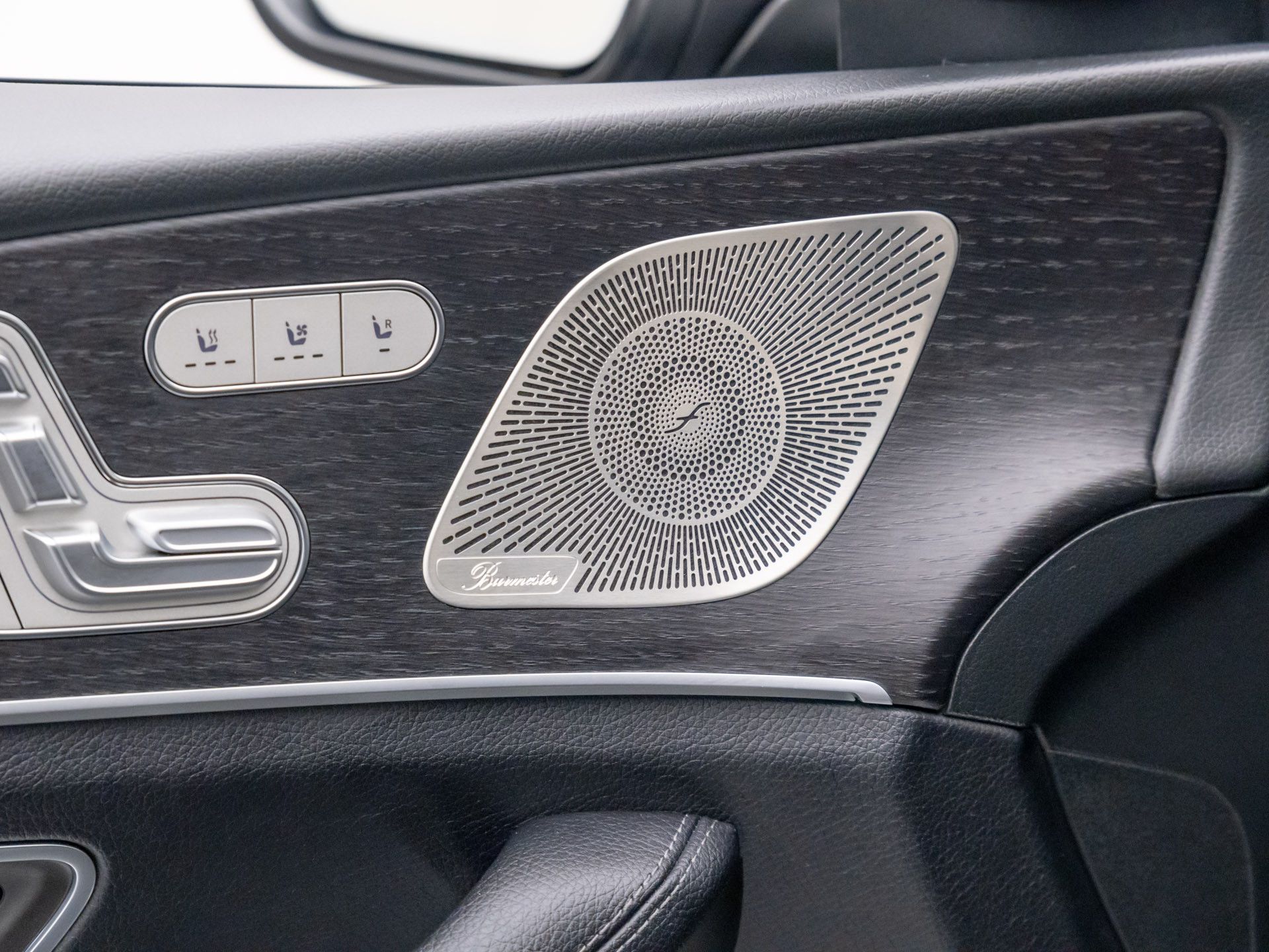 Vehicle image 17 of 41