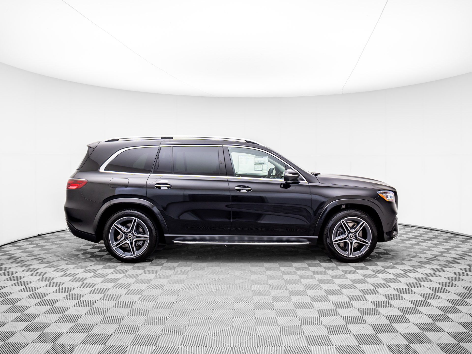 Vehicle image 4 of 41