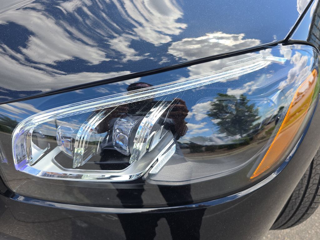 Vehicle image 34 of 39