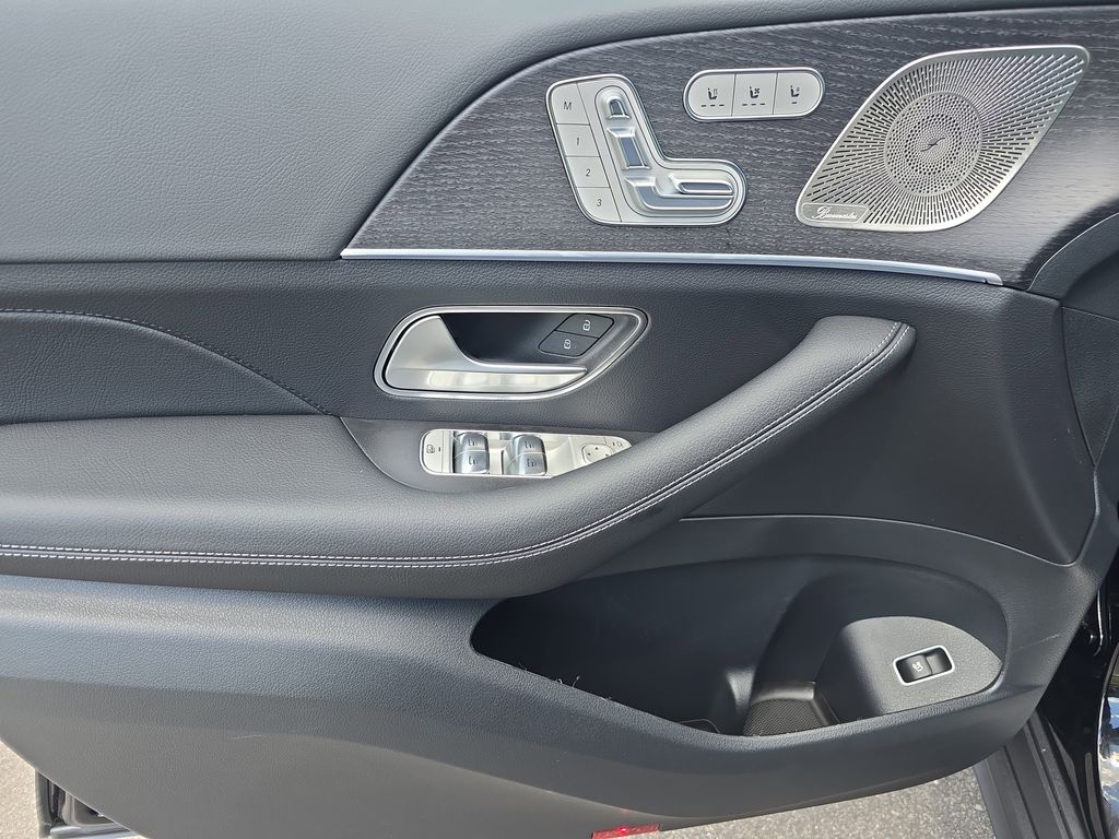 Vehicle image 29 of 39