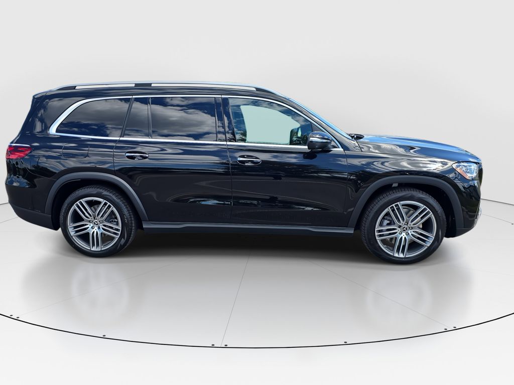 Vehicle image 4 of 39