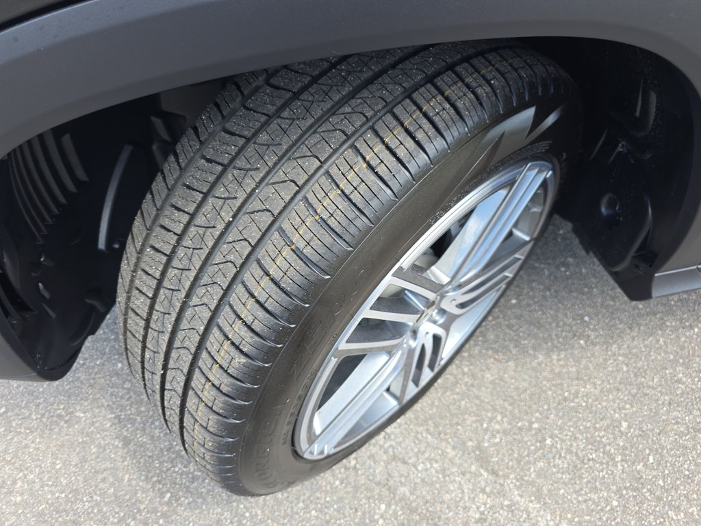 Vehicle image 35 of 39