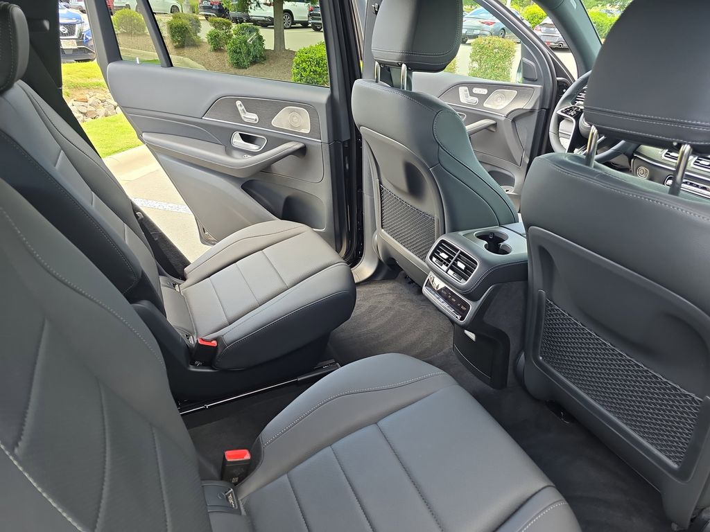 Vehicle image 11 of 39