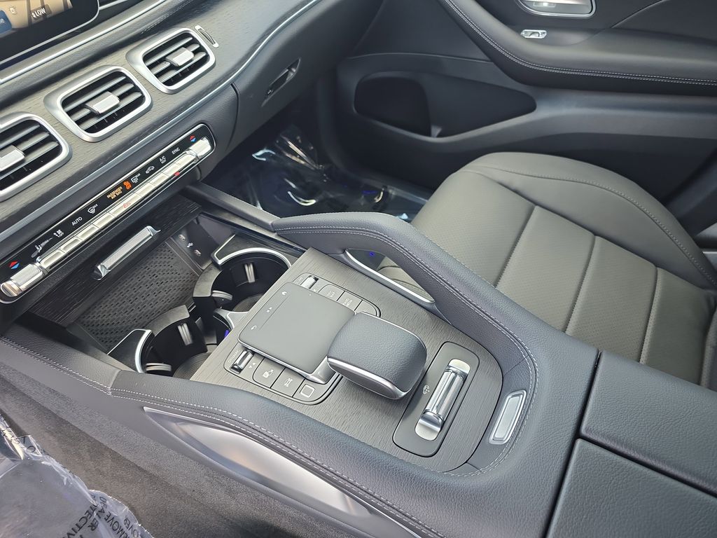Vehicle image 27 of 39
