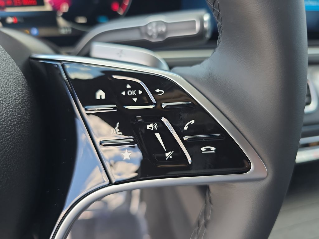 Vehicle image 21 of 39
