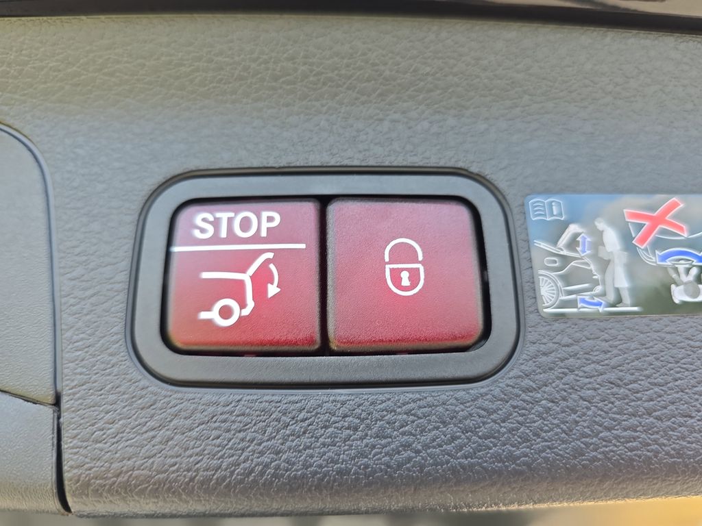 Vehicle image 15 of 39