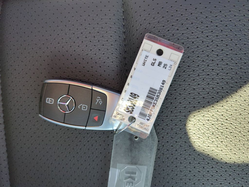 Vehicle image 25 of 26