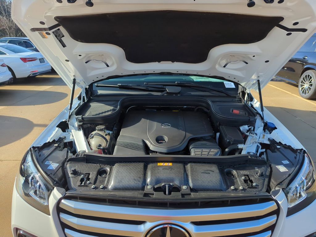 Vehicle image 23 of 26
