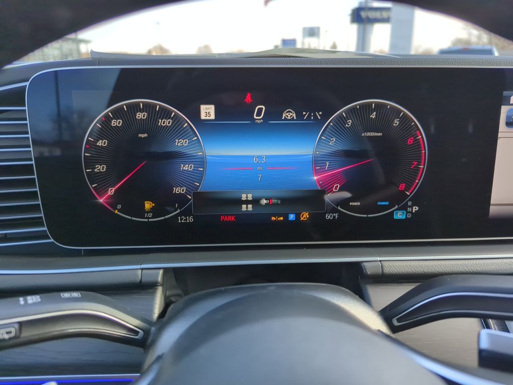 Vehicle image 13 of 26