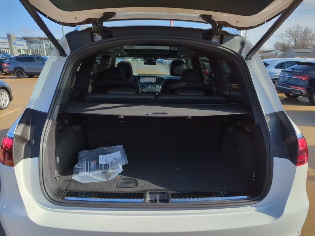 Vehicle image 20 of 26