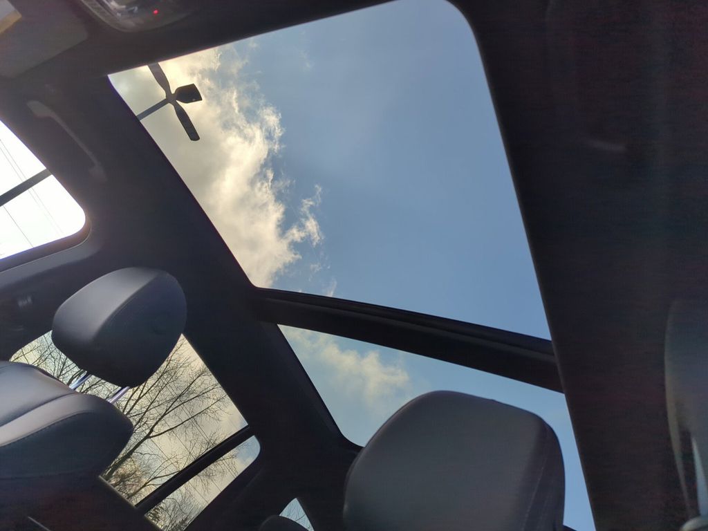Vehicle image 10 of 26