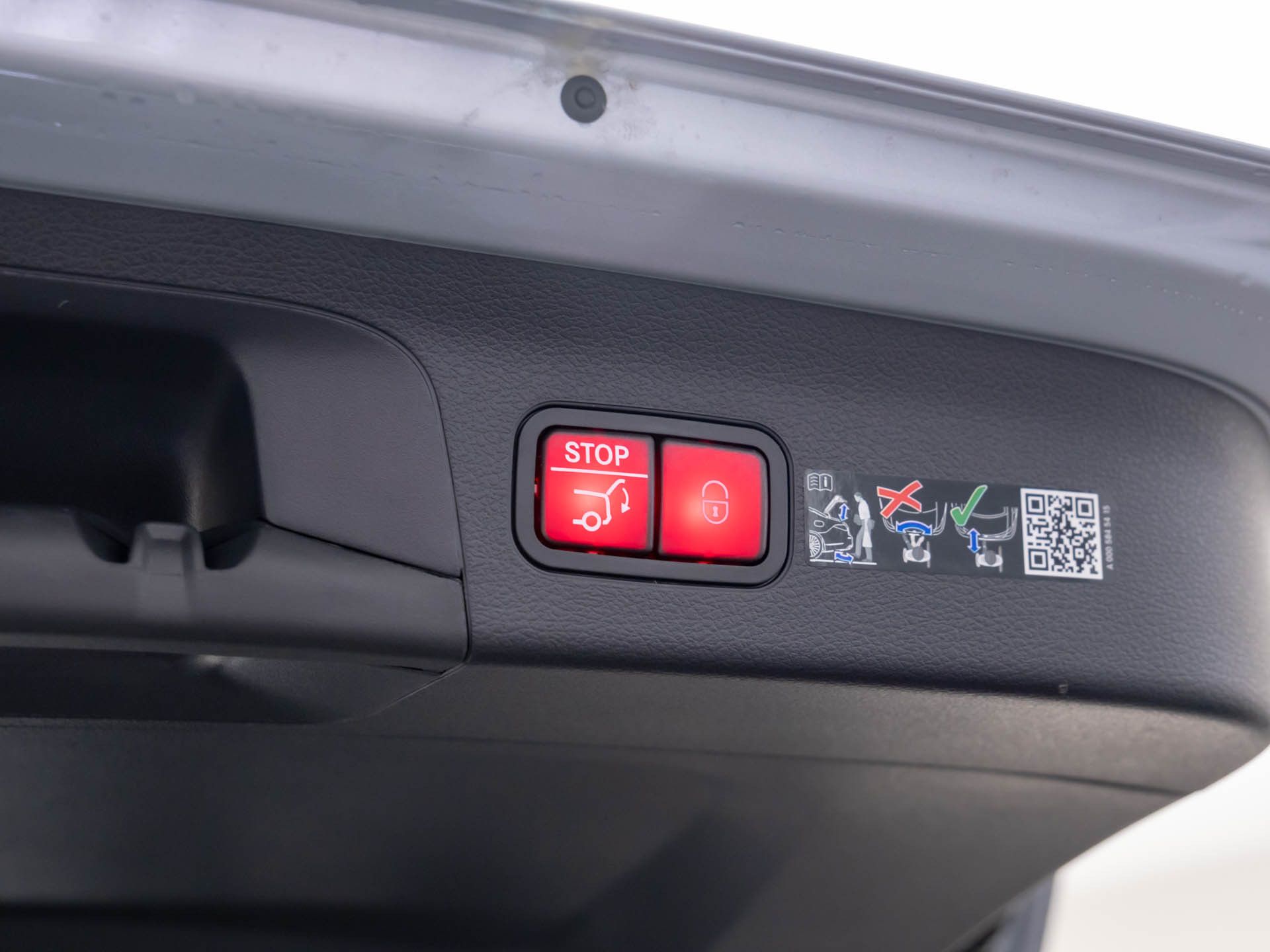 Vehicle image 33 of 40
