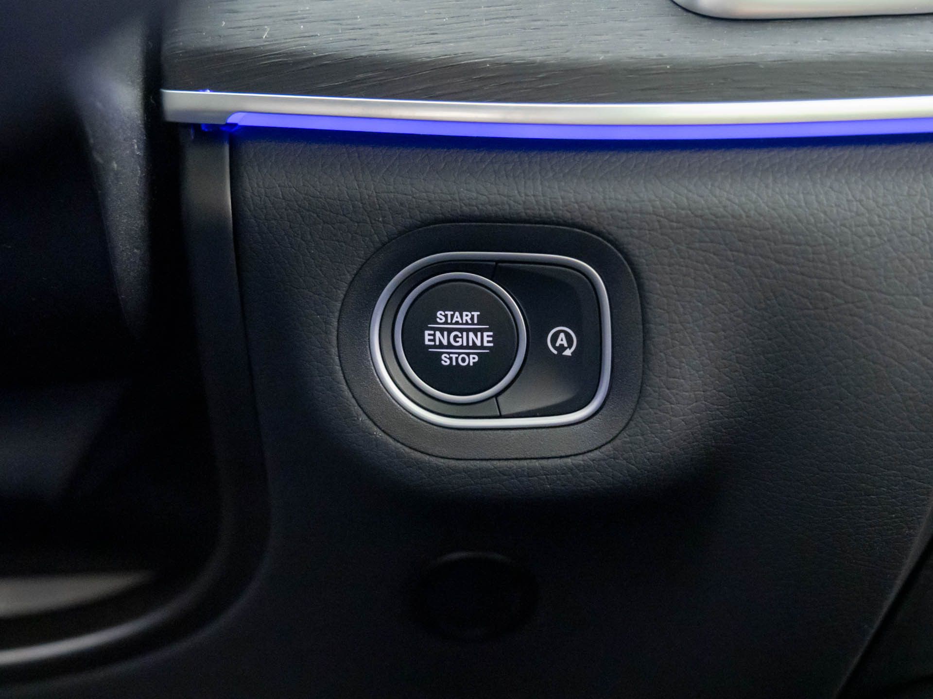 Vehicle image 22 of 40