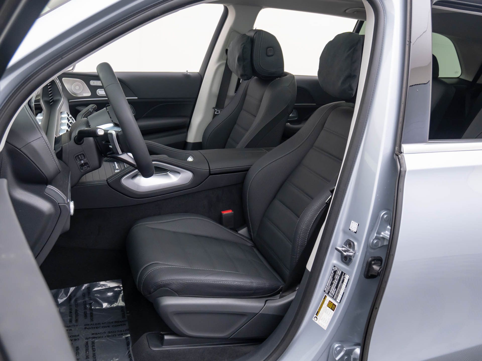 Vehicle image 17 of 40