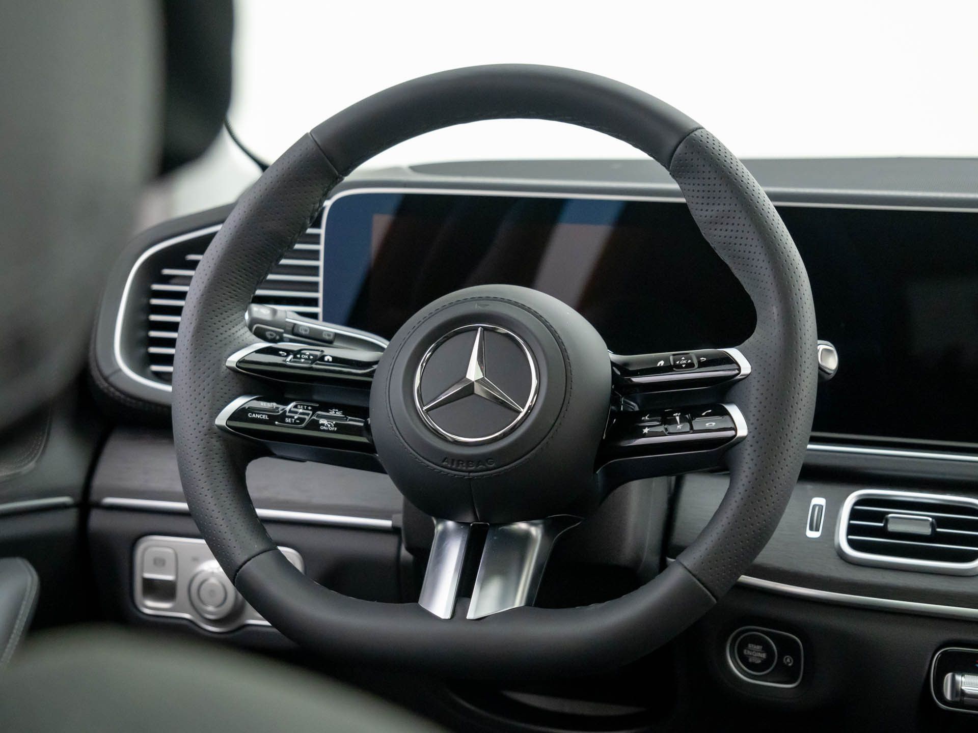 Vehicle image 12 of 40
