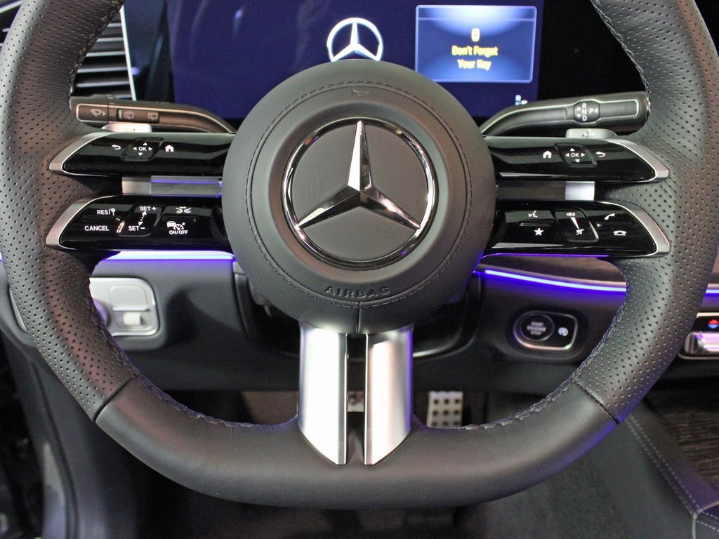Vehicle image 17 of 34