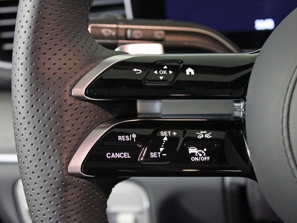 Vehicle image 18 of 34