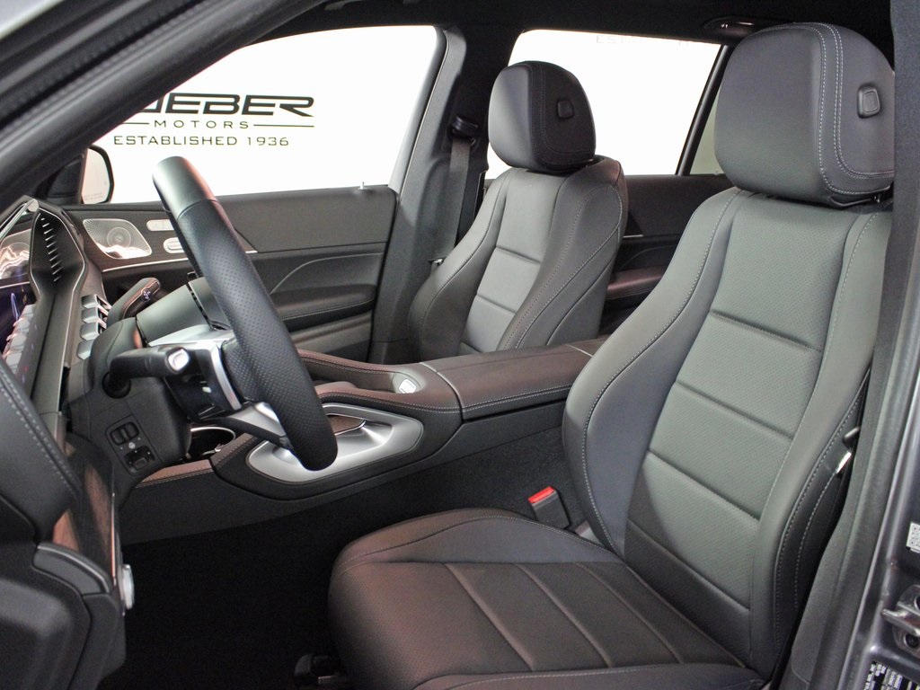 Vehicle image 12 of 34