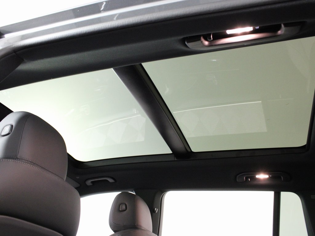 Vehicle image 13 of 34
