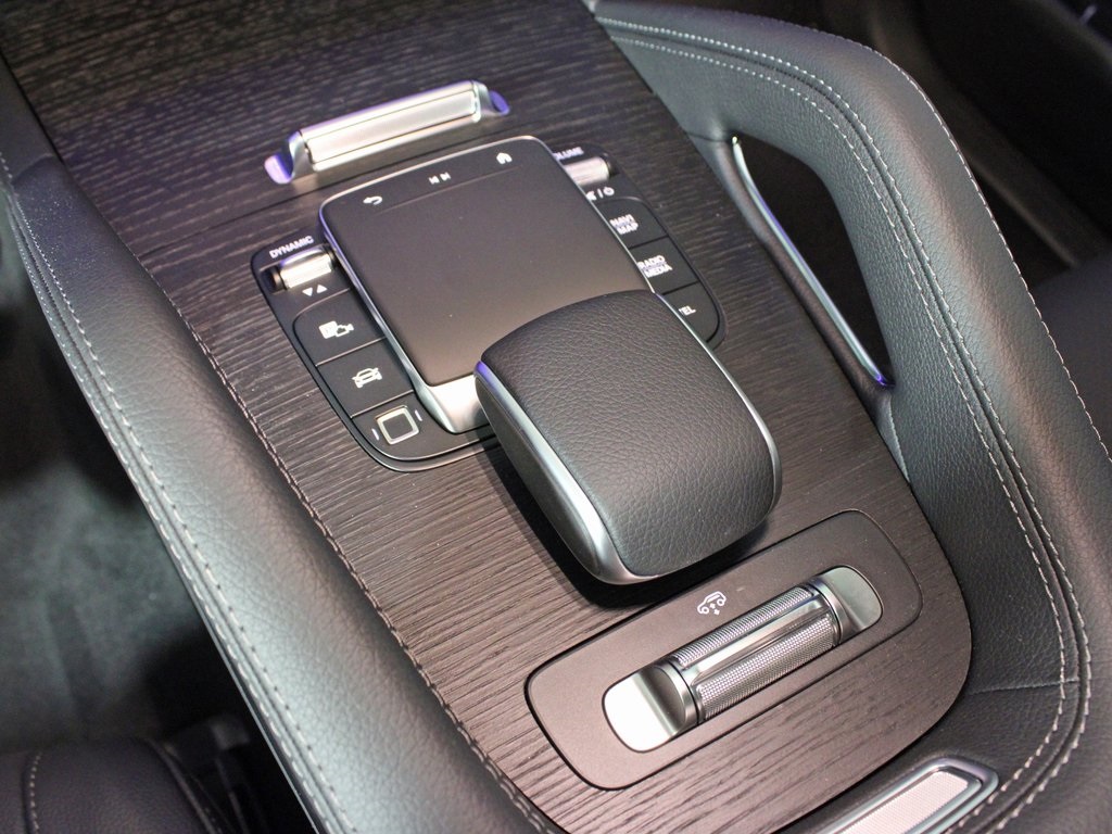 Vehicle image 25 of 34