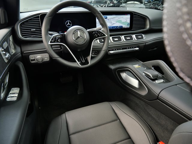 Vehicle image 11 of 16