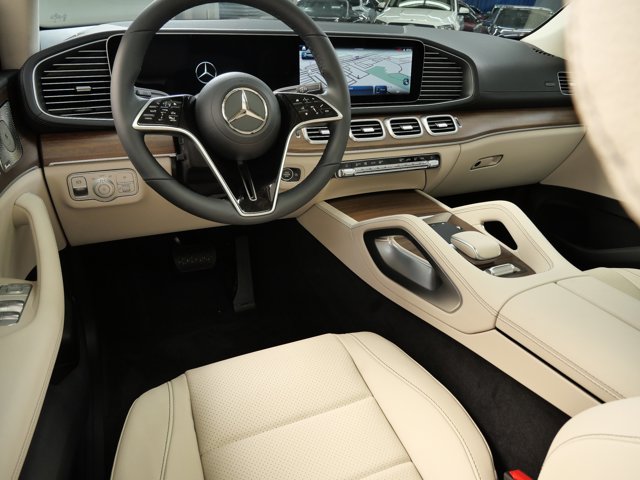 Vehicle image 10 of 14