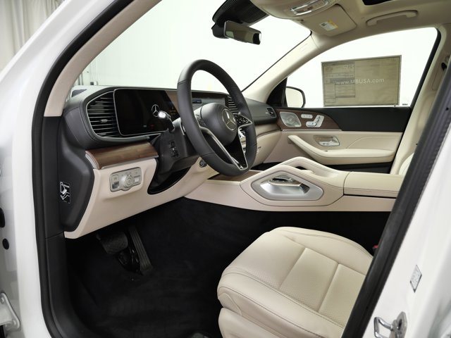 Vehicle image 9 of 14