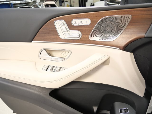 Vehicle image 14 of 14