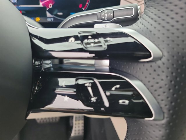 Vehicle image 43 of 46