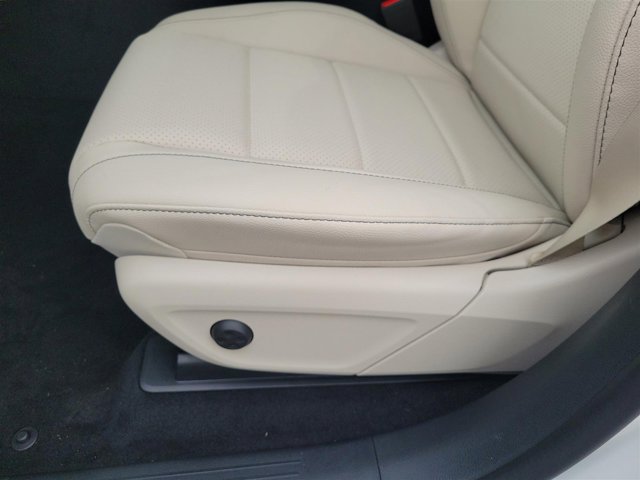 Vehicle image 31 of 46