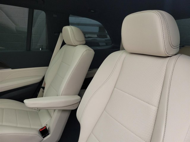Vehicle image 21 of 46