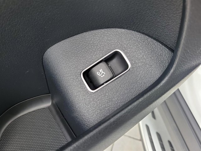 Vehicle image 29 of 46