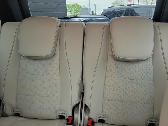 Vehicle image 23 of 46