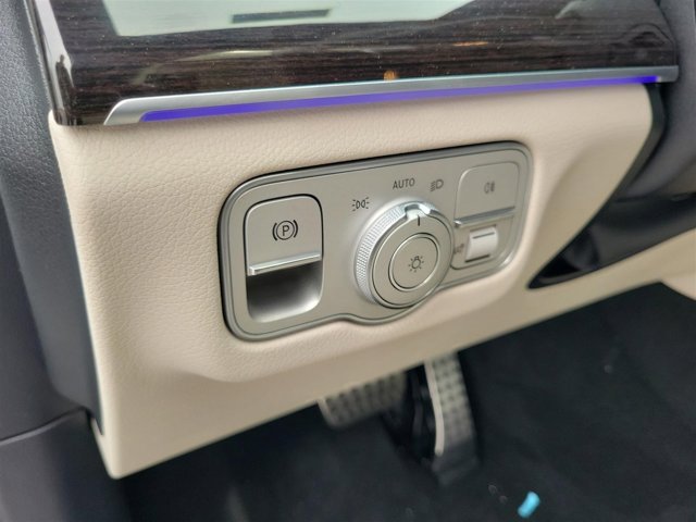 Vehicle image 30 of 46